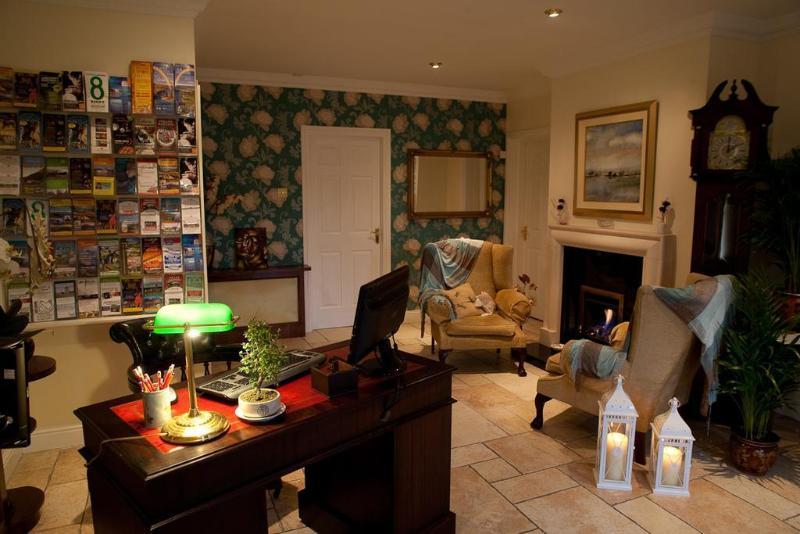 Amber Heights Bed and Breakfast Galway Exteriör bild